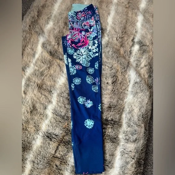 Lilly Pulitzer Luxletic Size Small Legging Maralyn Gypsea - Picture 2 of 5